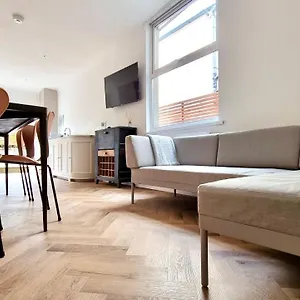 Moorland House By Switchback Cardiff